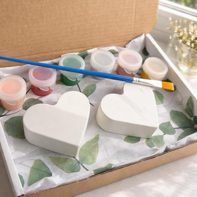 Paint Your Own Jesmonite Heart Photo Holder Kit – 2 Holders, Paints and Brush
